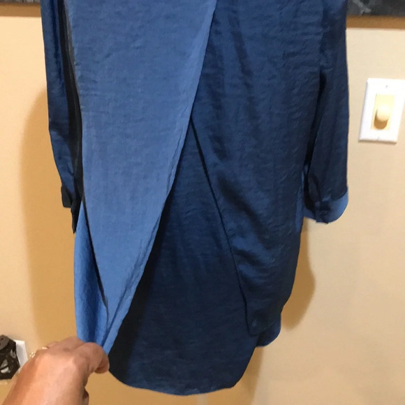 Chico's V Neck Long Sleeve Satin Look Layered Top with 3-4 Sleeves-Size 1 - Picture 5 of 7